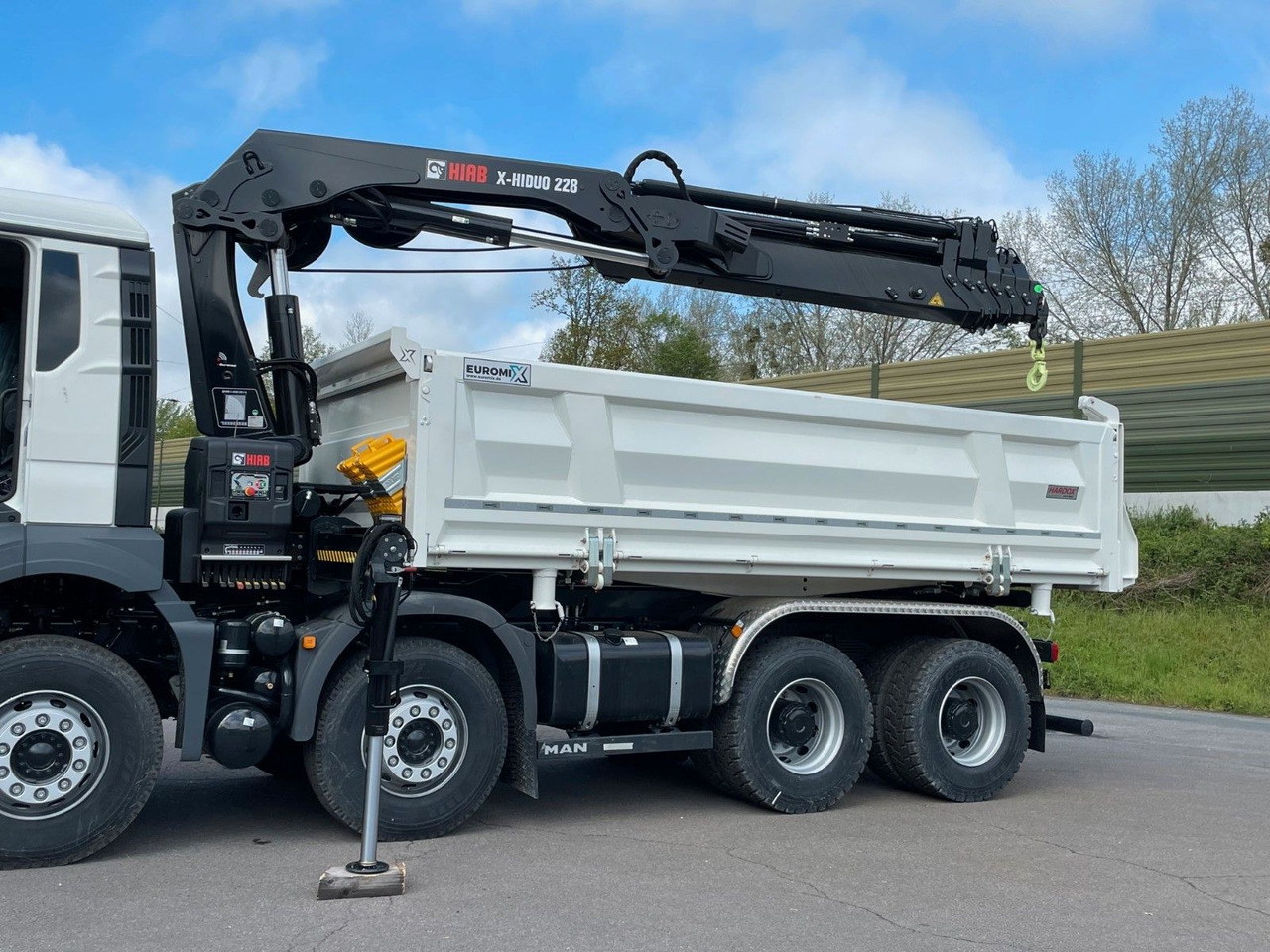 Istovarivač, Kamion sa dizalicom novi MAN TGS 41.480 8x4/Euro6e Euromix Kipper Hiab 228-6 MAN TGS 41.480 8x4/Euro6e Euromix Kipper Hiab 228-6: slika 23