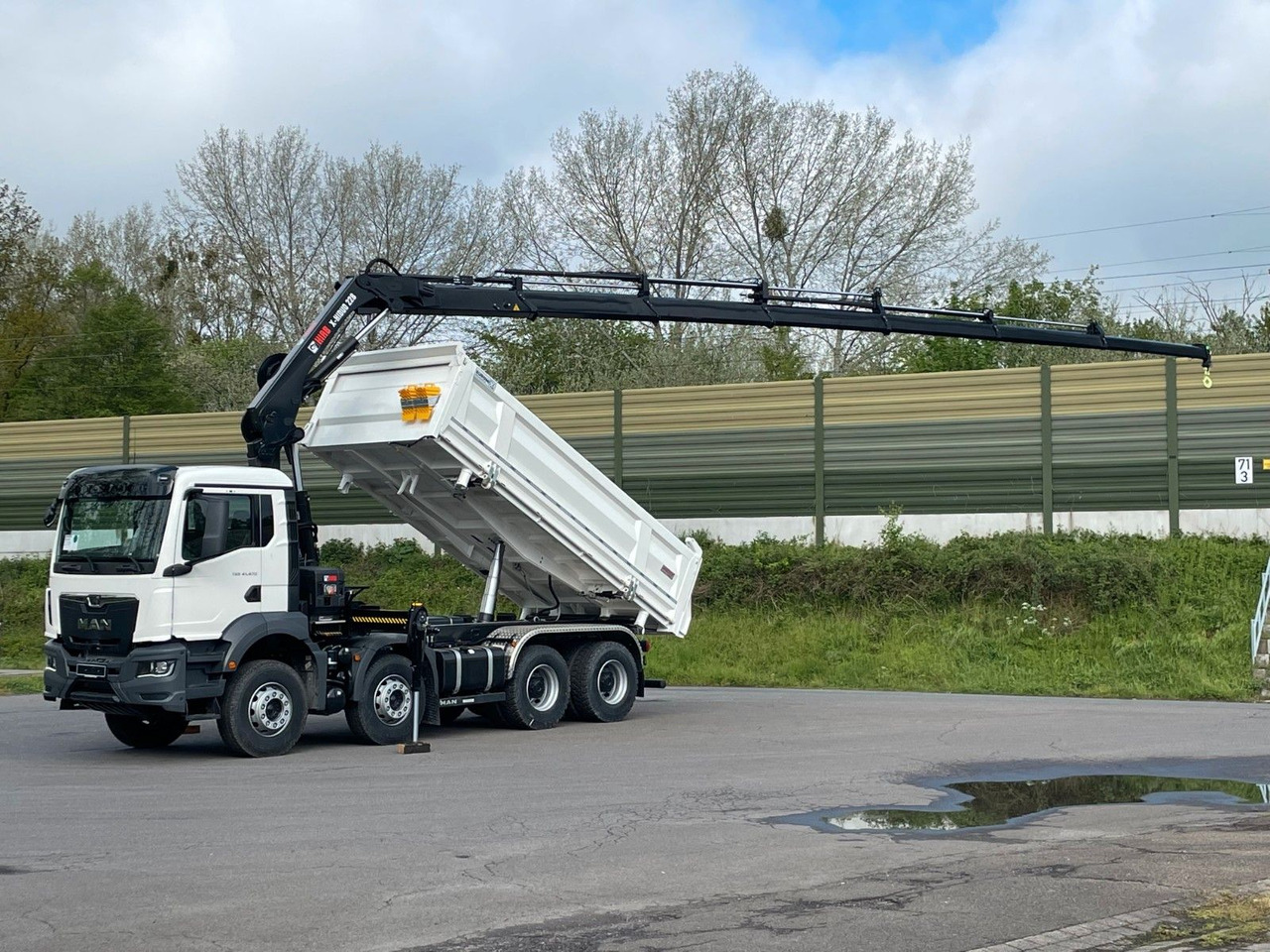 MAN TGS 41.480 8x4/Euro6e Euromix Kipper Hiab 228-6 MAN TGS 41.480 8x4/Euro6e Euromix Kipper Hiab 228-6 - Istovarivač, Kamion sa dizalicom: slika 1 MAN TGS 41.480 8x4/Euro6e Euromix Kipper Hiab 228-6 MAN TGS 41.480 8x4/Euro6e Euromix Kipper Hiab 228-6 - Istovarivač, Kamion sa dizalicom: slika 1