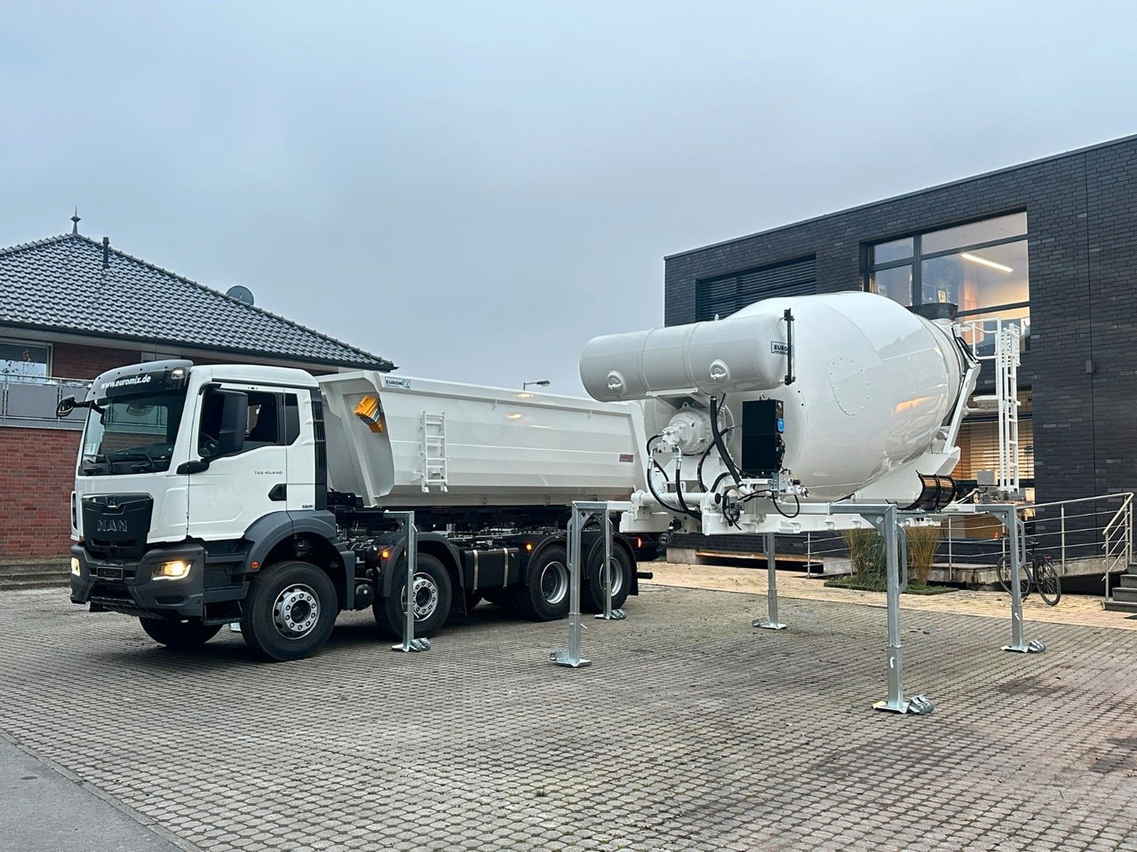 MAN TGS 41.480 8x4 WECHSELSYSTEM KIPPER+MISCHER - Mikser za beton: slika 3 MAN TGS 41.480 8x4 WECHSELSYSTEM KIPPER+MISCHER - Mikser za beton: slika 3