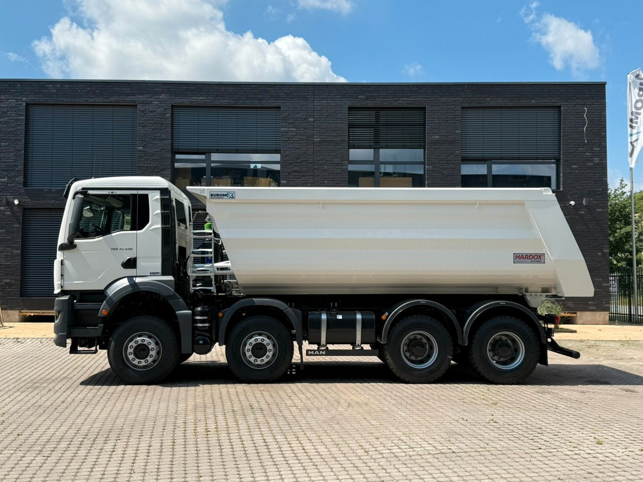 MAN TGS 41.520 BB 8X4 Euromix MuldenKipper Retarder - Istovarivač: slika 5 MAN TGS 41.520 BB 8X4 Euromix MuldenKipper Retarder - Istovarivač: slika 5