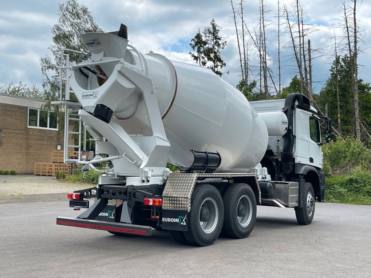 Mercedes-Benz 3348 6X4 Arcos 5 EuromixMTP EM 9 R - Mikser za beton: slika 5 Mercedes-Benz 3348 6X4 Arcos 5 EuromixMTP EM 9 R - Mikser za beton: slika 5