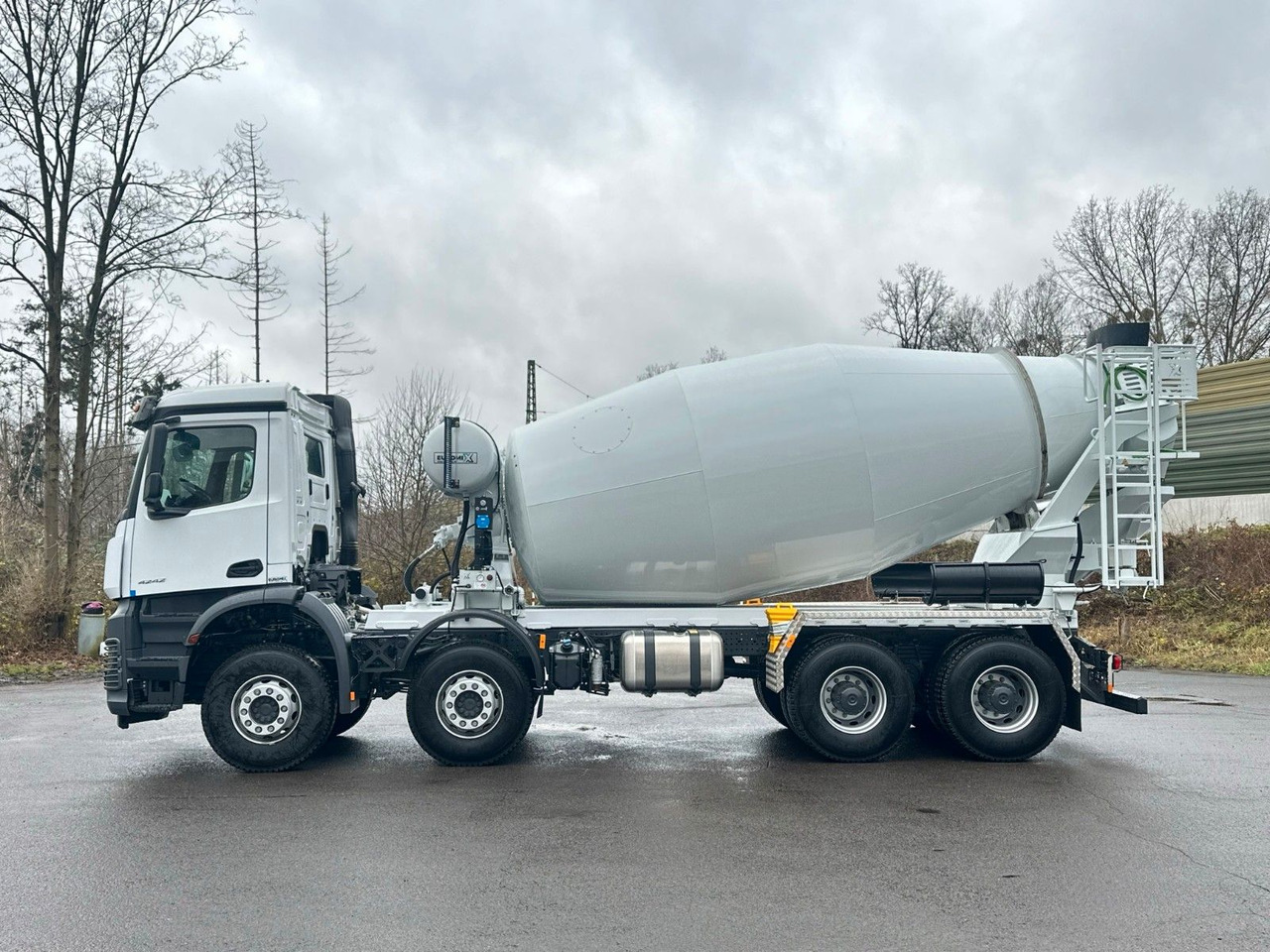 Mercedes-Benz AROCS 5 4242 8x4 Euro5 EuromixMTP EM 12m R - Mikser za beton: slika 4 Mercedes-Benz AROCS 5 4242 8x4 Euro5 EuromixMTP EM 12m R - Mikser za beton: slika 4