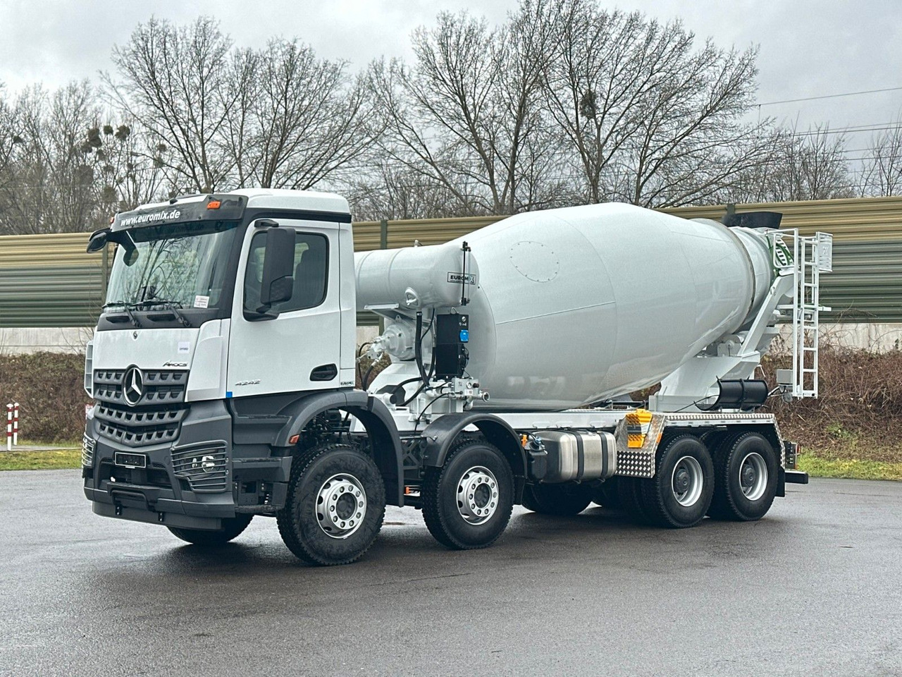 Mercedes-Benz AROCS 5 4242 8x4 Euro5 EuromixMTP EM 12m R - Mikser za beton: slika 3 Mercedes-Benz AROCS 5 4242 8x4 Euro5 EuromixMTP EM 12m R - Mikser za beton: slika 3