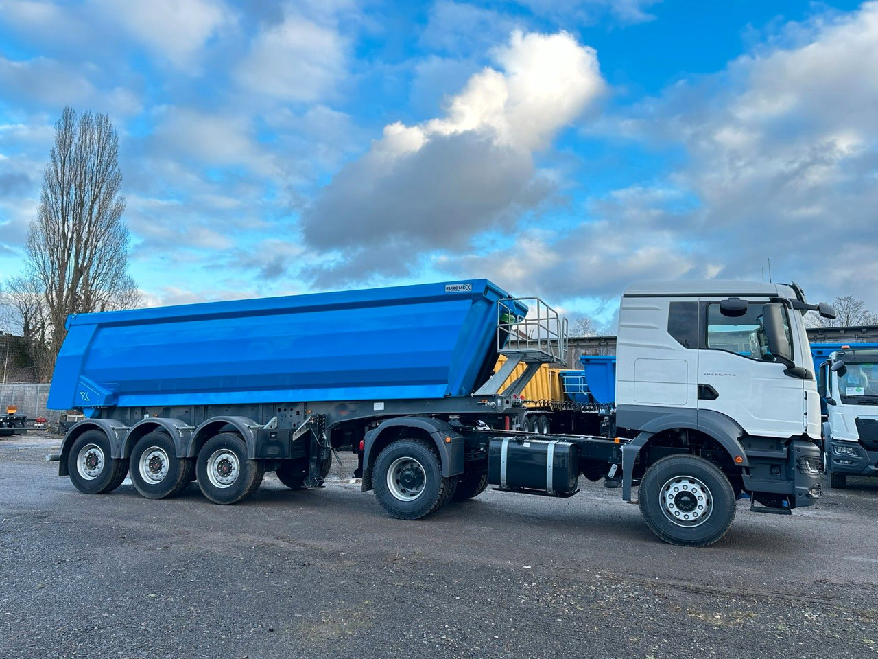 MAN TGS 22.440 4x2 Euro 2 EuromixMTP Kipper 27m³ MAN TGS 22.440 4x2 Euro 2 EuromixMTP Kipper 27m³ - Tegljač: slika 3 MAN TGS 22.440 4x2 Euro 2 EuromixMTP Kipper 27m³ MAN TGS 22.440 4x2 Euro 2 EuromixMTP Kipper 27m³ - Tegljač: slika 3