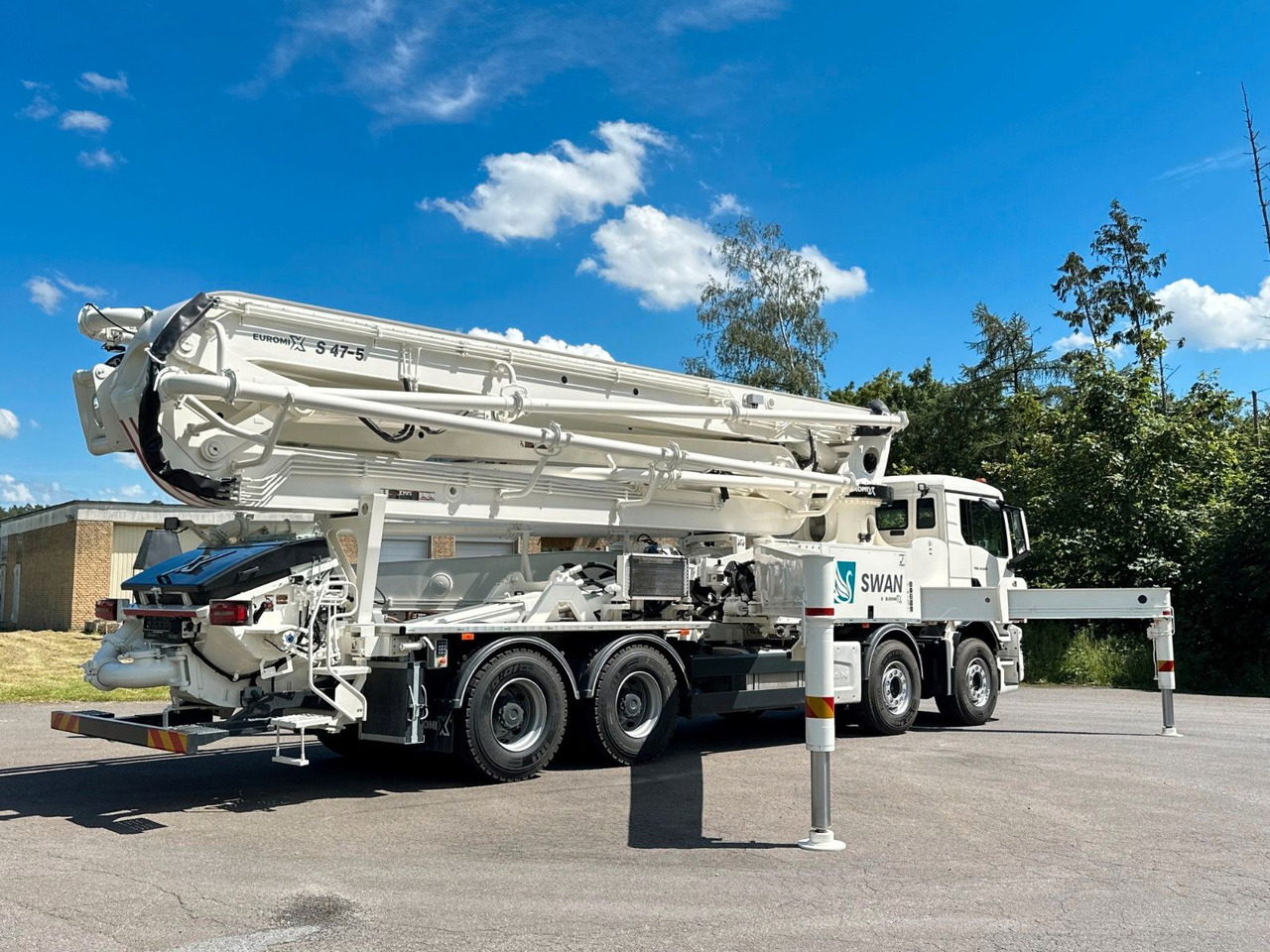 Volvo FMX 500 8x4 SWAN 47m Betonpumpe EuromixMTP - Auto pumpa za beton: slika 4 Volvo FMX 500 8x4 SWAN 47m Betonpumpe EuromixMTP - Auto pumpa za beton: slika 4