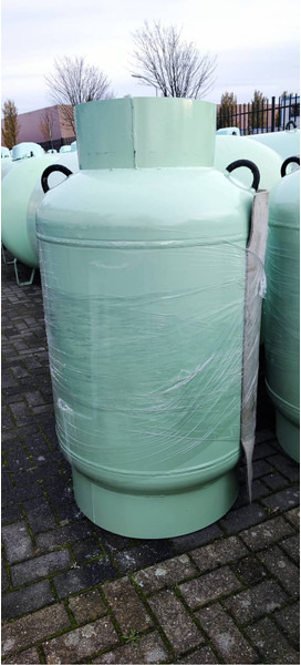 De Visser Propaan/Butaan verticaal LPG tank 500 L (0,25 tons) vertical Propaan/Butaan LPG tank 500 L (0,25 tons) Gastank Ø 800 including tank fittings hoogte 1500 mm - Rezervoar za gorivo: slika 1 De Visser Propaan/Butaan verticaal LPG tank 500 L (0,25 tons) vertical Propaan/Butaan LPG tank 500 L (0,25 tons) Gastank Ø 800 including tank fittings hoogte 1500 mm - Rezervoar za gorivo: slika 1