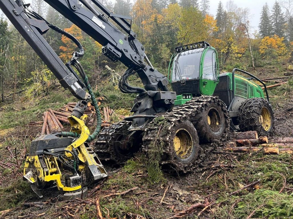 John Deere 1270 E - Kombajn za šumarstvo: slika 2 John Deere 1270 E - Kombajn za šumarstvo: slika 2
