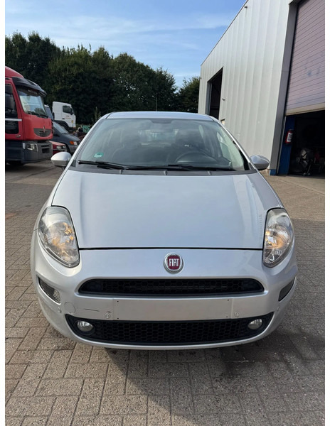 Fiat Punto **EURO 6B-AIRCO-5DOOR** - Limuzina: slika 2 Fiat Punto **EURO 6B-AIRCO-5DOOR** - Limuzina: slika 2