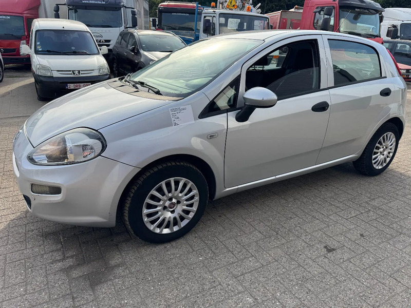 Fiat Punto **EURO 6B-AIRCO-5DOOR** - Limuzina: slika 1 Fiat Punto **EURO 6B-AIRCO-5DOOR** - Limuzina: slika 1
