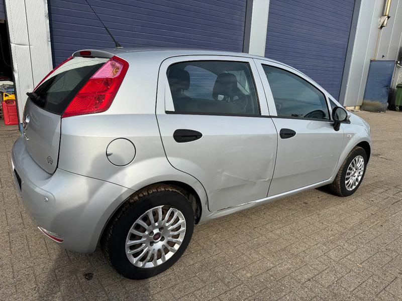 Fiat Punto **EURO 6B-AIRCO-5DOOR** - Limuzina: slika 4 Fiat Punto **EURO 6B-AIRCO-5DOOR** - Limuzina: slika 4