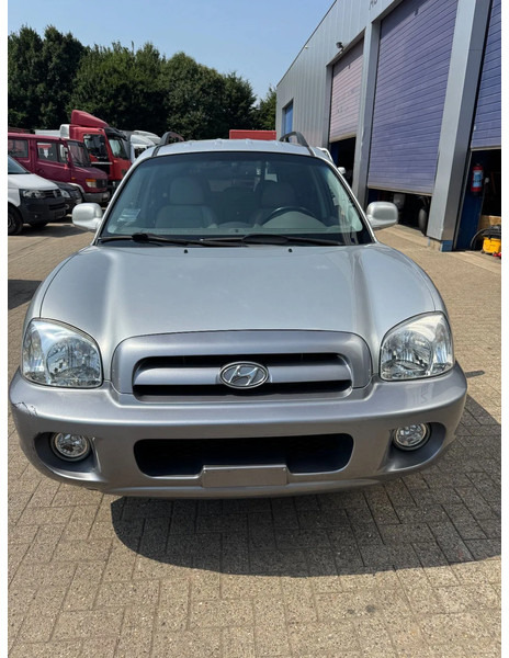 Hyundai Santa Fe **97000KM ONLY** - SUVSUV: slika 2 Hyundai Santa Fe **97000KM ONLY** - SUVSUV: slika 2