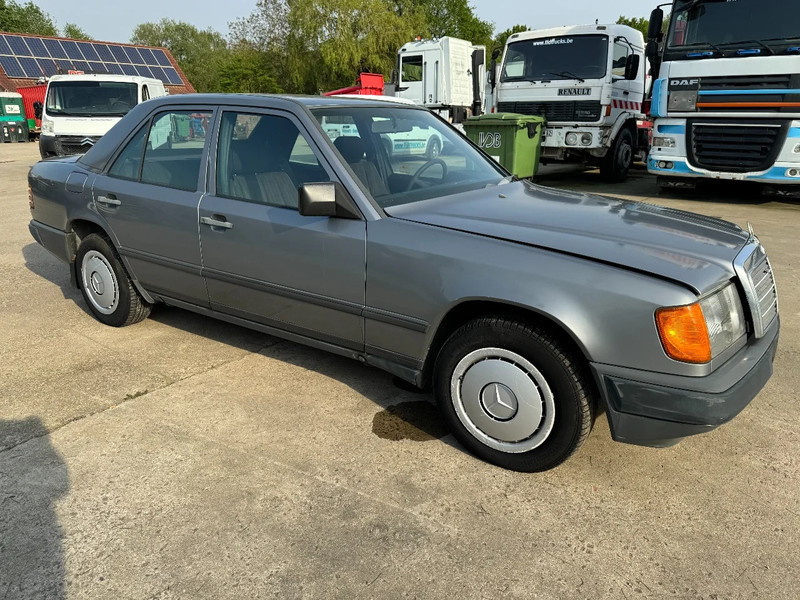 Automobil Mercedes-Benz 200-serie **W124-250D 5CYL**: slika 1