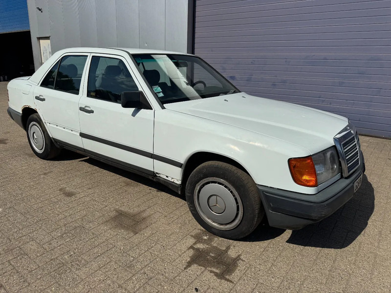 Mercedes-Benz 200-serie **W124-250D** - Limuzina: slika 3 Mercedes-Benz 200-serie **W124-250D** - Limuzina: slika 3