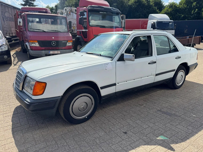 Mercedes-Benz 200-serie **W124-250D** - Limuzina: slika 1 Mercedes-Benz 200-serie **W124-250D** - Limuzina: slika 1