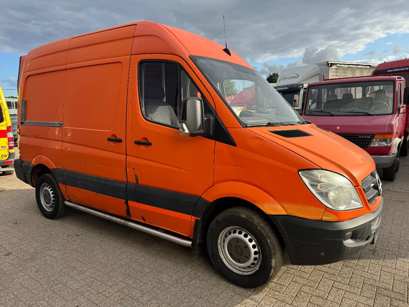 Mercedes-Benz Sprinter 310 **LIFT-HAYON-LBW** - Furgon: slika 3 Mercedes-Benz Sprinter 310 **LIFT-HAYON-LBW** - Furgon: slika 3