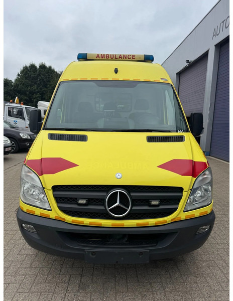 Mercedes-Benz Sprinter 316 **AMBULANCE-AIRCO-EURO 5** - Vozilo hitne pomoći: slika 2 Mercedes-Benz Sprinter 316 **AMBULANCE-AIRCO-EURO 5** - Vozilo hitne pomoći: slika 2