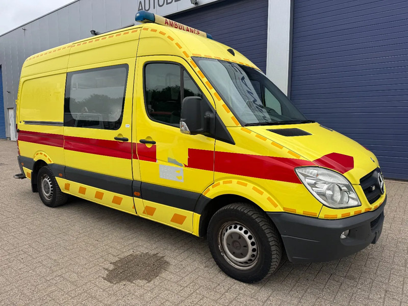 Mercedes-Benz Sprinter 316 **AMBULANCE-AIRCO-EURO 5** - Vozilo hitne pomoći: slika 3 Mercedes-Benz Sprinter 316 **AMBULANCE-AIRCO-EURO 5** - Vozilo hitne pomoći: slika 3