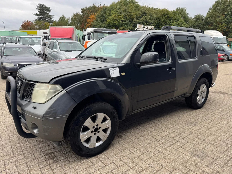 Nissan Pathfinder **AIRCO-EURO 3-7 SEATS** - Automobil: slika 3 Nissan Pathfinder **AIRCO-EURO 3-7 SEATS** - Automobil: slika 3