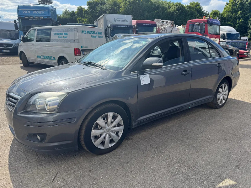 Toyota Avensis **DIESEL-AIRCO** - Limuzina: slika 1 Toyota Avensis **DIESEL-AIRCO** - Limuzina: slika 1