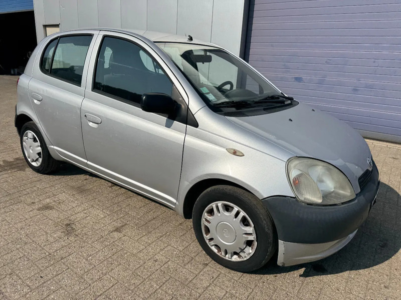 Toyota Yaris **PETROL-AIRCO** - Hečbek: slika 3 Toyota Yaris **PETROL-AIRCO** - Hečbek: slika 3