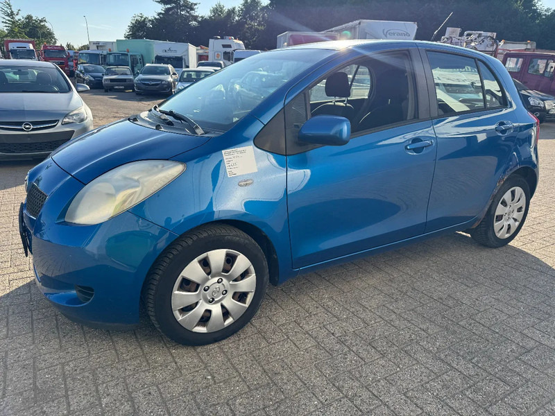 Toyota Yaris **PETROL-ESSENCE-AC** - Hečbek: slika 1 Toyota Yaris **PETROL-ESSENCE-AC** - Hečbek: slika 1