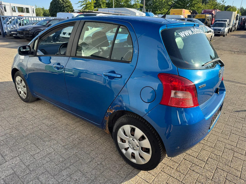 Hečbek Toyota Yaris **PETROL-ESSENCE-AC**: slika 6
