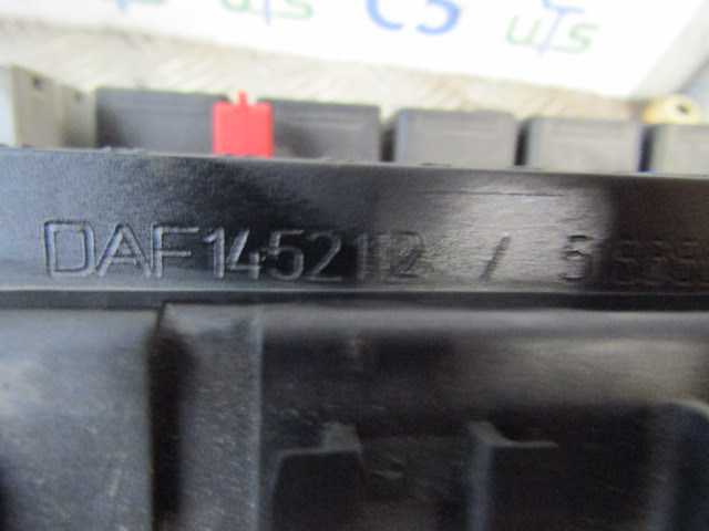 DAF CF 85 FUSE BOARD P/NO 1452112/518685102/01 - Električni sistem za Kamion: slika 3 DAF CF 85 FUSE BOARD P/NO 1452112/518685102/01 - Električni sistem za Kamion: slika 3