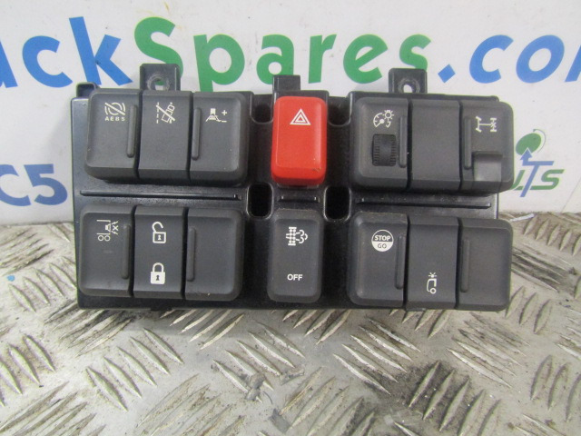 DAF LF 220 EURO 6 CAB SWITCH PANEL - Kabina i enterijer za Kamion: slika 1 DAF LF 220 EURO 6 CAB SWITCH PANEL - Kabina i enterijer za Kamion: slika 1