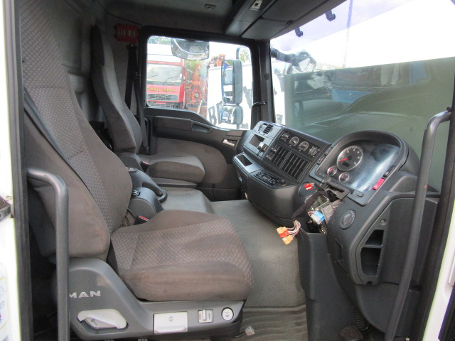 MAN TGM DAY CAB EX 2009 - Kabina za Kamion: slika 4 MAN TGM DAY CAB EX 2009 - Kabina za Kamion: slika 4