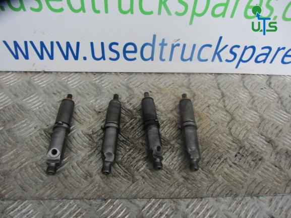 MERCEDES 609 / 709 / 811 T2 INJECTORS BOSCH SET 4X - Obrada goriva/ Dostava goriva za Kamion: slika 1 MERCEDES 609 / 709 / 811 T2 INJECTORS BOSCH SET 4X - Obrada goriva/ Dostava goriva za Kamion: slika 1