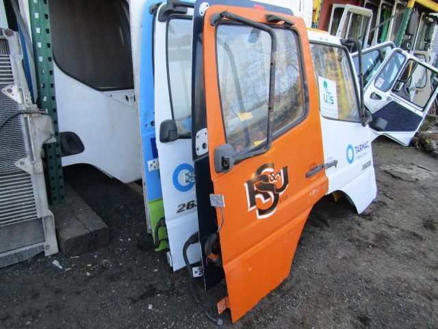 MERCEDES ATEGO/AXOR COMPLETE DOORS - Kabina i enterijer za Kamion: slika 4 MERCEDES ATEGO/AXOR COMPLETE DOORS - Kabina i enterijer za Kamion: slika 4