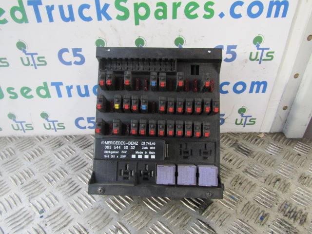 MERCEDES ATEGO FUSEBOARD P/NO A001 543 3615 - Električni sistem za Kamion: slika 1 MERCEDES ATEGO FUSEBOARD P/NO A001 543 3615 - Električni sistem za Kamion: slika 1