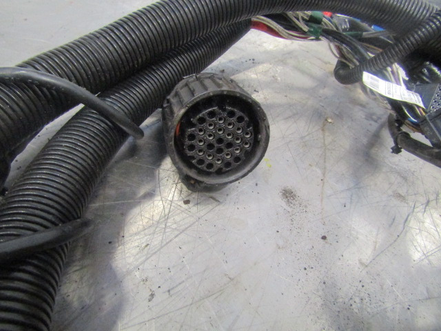 MERCEDES AXOR 1829 MANUAL GEARBOX WIRING HARNESS P/NO 003929484 - Električni sistem za Kamion: slika 3 MERCEDES AXOR 1829 MANUAL GEARBOX WIRING HARNESS P/NO 003929484 - Električni sistem za Kamion: slika 3