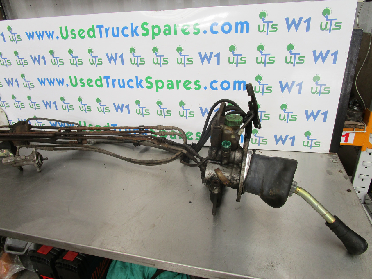 MERCEDES AXOR HYDRAULIC GEARCHANGE 9 SPEED - Kabina i enterijer za Kamion: slika 1 MERCEDES AXOR HYDRAULIC GEARCHANGE 9 SPEED - Kabina i enterijer za Kamion: slika 1