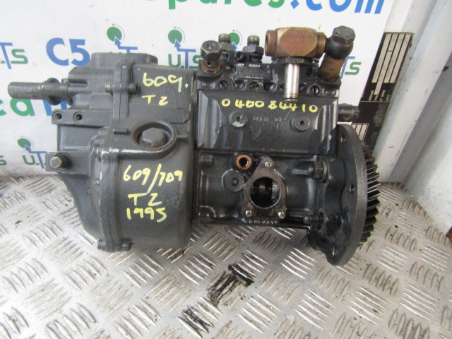 MERCEDES OM364 BOSCH FUEL PUMP P/NO 4640701933/0400 844 101 - Obrada goriva/ Dostava goriva za Kamion: slika 1 MERCEDES OM364 BOSCH FUEL PUMP P/NO 4640701933/0400 844 101 - Obrada goriva/ Dostava goriva za Kamion: slika 1
