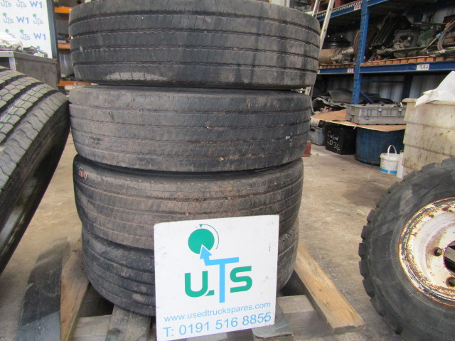 MITSUBISHI FUSO (6) WHEELS AND TYRES 205/75/17.5 8-10MM TREAD 32MM HOLES SET OF 6 - Guma za Kamion: slika 4 MITSUBISHI FUSO (6) WHEELS AND TYRES 205/75/17.5 8-10MM TREAD 32MM HOLES SET OF 6 - Guma za Kamion: slika 4