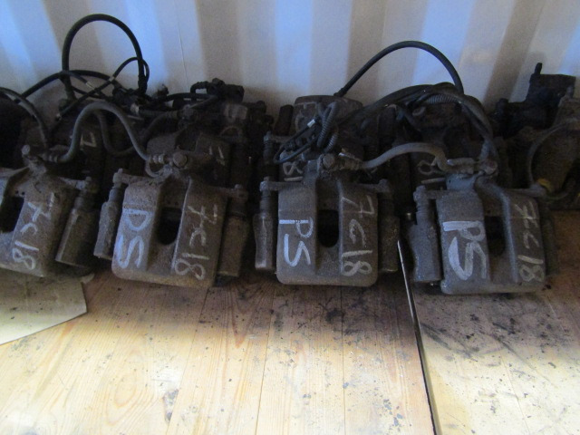 MITSUBISHI FUSO FRONT BRAKE CALIPERS RH/LH/TOP/BOTTOM - Delovi kočnica za Kamion: slika 4 MITSUBISHI FUSO FRONT BRAKE CALIPERS RH/LH/TOP/BOTTOM - Delovi kočnica za Kamion: slika 4