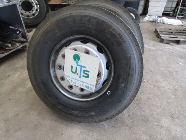 PIRELLI 315/80/22.5 FRONT 2022 ALMOST NEW ONLY 1000KM COMPLETE ON RIMS - Guma za Kamion: slika 1 PIRELLI 315/80/22.5 FRONT 2022 ALMOST NEW ONLY 1000KM COMPLETE ON RIMS - Guma za Kamion: slika 1