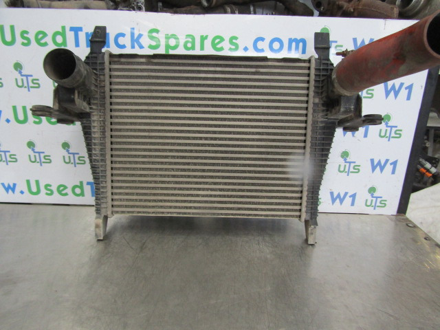 RENAULT MIDLUM DCI 130 INTERCOOLER P/NO 504028467 - Radijator za Kamion: slika 1 RENAULT MIDLUM DCI 130 INTERCOOLER P/NO 504028467 - Radijator za Kamion: slika 1
