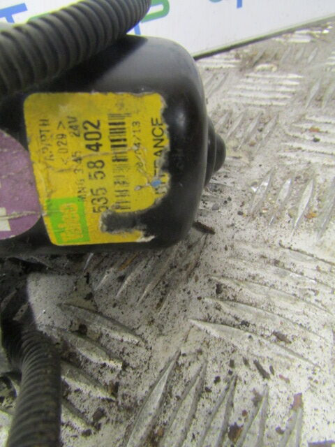 RENAULT MIDLUM DCI WIPER MOTOR P/NO 53558402 - Kabina i enterijer za Kamion: slika 3 RENAULT MIDLUM DCI WIPER MOTOR P/NO 53558402 - Kabina i enterijer za Kamion: slika 3
