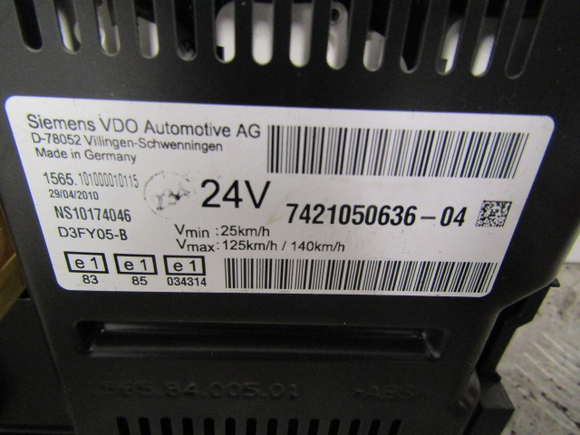 RENAULT MIDLUM DXI CLOCK CLUSTER P/NO 7421050636-04 - Kabina i enterijer za Kamion: slika 3 RENAULT MIDLUM DXI CLOCK CLUSTER P/NO 7421050636-04 - Kabina i enterijer za Kamion: slika 3