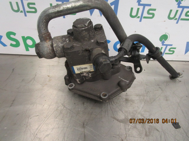 SCANIA 124 420 DC1203 POWER STEERING PUMP 2108038 - Motor i delovi za Kamion: slika 1 SCANIA 124 420 DC1203 POWER STEERING PUMP 2108038 - Motor i delovi za Kamion: slika 1