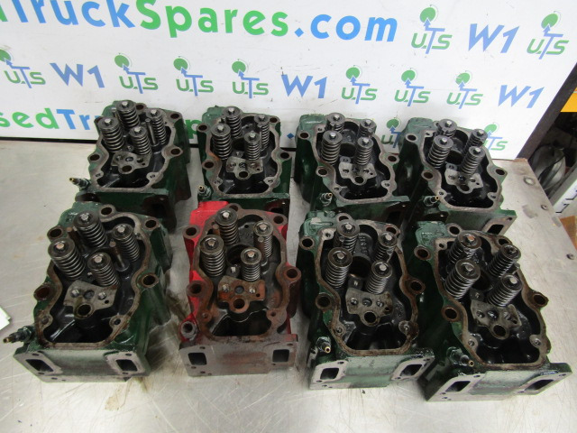 SCANIA 144/164 V8 CYLINDER HEAD - Motor i delovi za Kamion: slika 2 SCANIA 144/164 V8 CYLINDER HEAD - Motor i delovi za Kamion: slika 2