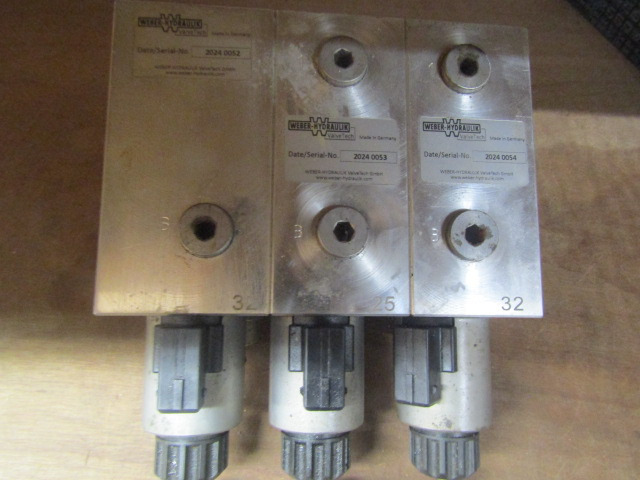 SCHMIDT STRATOS HYDRAULIC PACK P/NO 1129144-3 (WEBER HYDRAULIK SERIAL NO 24/24) - Hidraulika za Korisno/ Posebno vozilo: slika 2 SCHMIDT STRATOS HYDRAULIC PACK P/NO 1129144-3 (WEBER HYDRAULIK SERIAL NO 24/24) - Hidraulika za Korisno/ Posebno vozilo: slika 2
