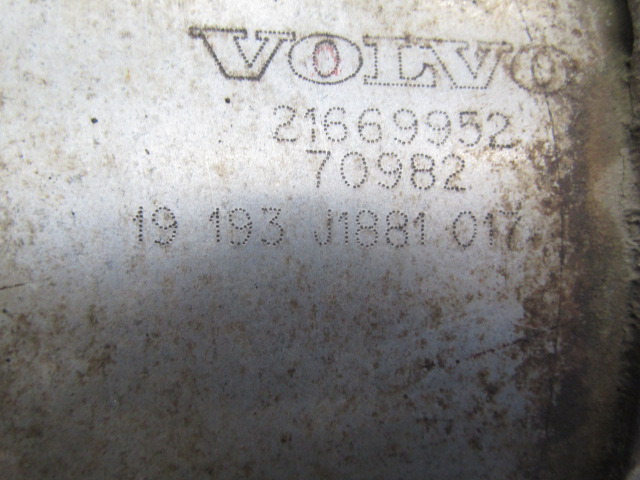 VOLVO FE EXHAUST SILENCER WITH CAT P/NO 21669952 - Prigušivač/ Izduvni sistem za Kamion: slika 3 VOLVO FE EXHAUST SILENCER WITH CAT P/NO 21669952 - Prigušivač/ Izduvni sistem za Kamion: slika 3