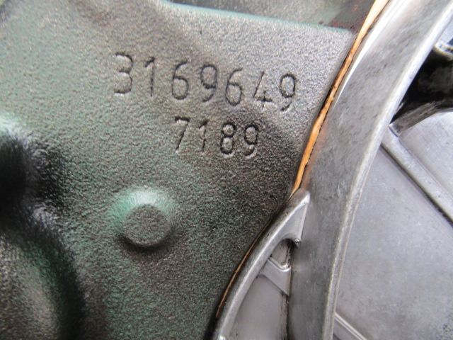 VOLVO FH D12D BOTTOM ENGINE COVER P/NO 20381181/3169649 - Motor i delovi za Kamion: slika 3 VOLVO FH D12D BOTTOM ENGINE COVER P/NO 20381181/3169649 - Motor i delovi za Kamion: slika 3