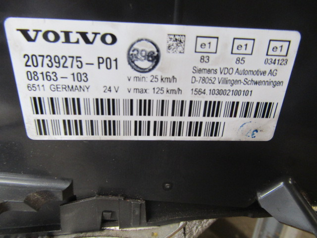 VOLVO FH13 CLOCK CLUSTER P/NO 20739275-P01 - Kabina i enterijer za Kamion: slika 2 VOLVO FH13 CLOCK CLUSTER P/NO 20739275-P01 - Kabina i enterijer za Kamion: slika 2