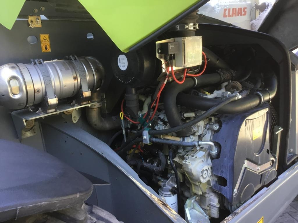 CLAAS SCORPION 7044 VARIPOWER - Utovarivač: slika 3 CLAAS SCORPION 7044 VARIPOWER - Utovarivač: slika 3