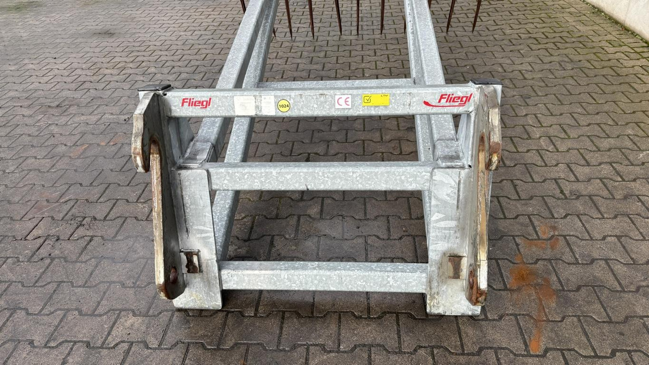 Fliegl SILOPRATZE 3000 MM - Oprema za silose: slika 4 Fliegl SILOPRATZE 3000 MM - Oprema za silose: slika 4