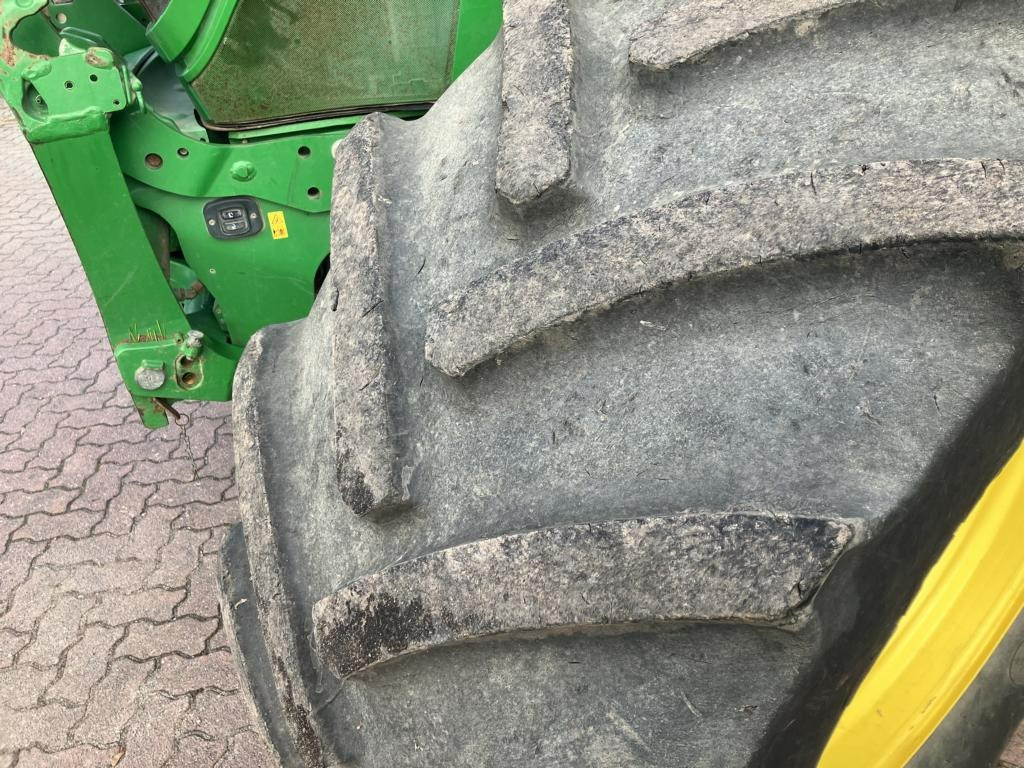 John Deere 6215R - Traktor: slika 2 John Deere 6215R - Traktor: slika 2